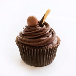 Piece-of-cake-Malteser-Cupcake