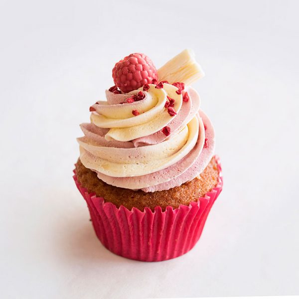 Piece-of-cake-Rapberry-and-White-Chocolate-Cupcake