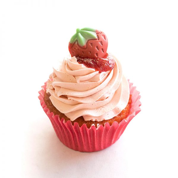 Piece-of-cake-Strawberry-Sundae-Cupcake